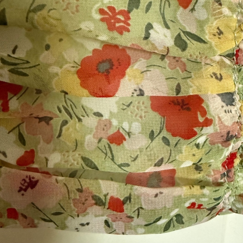 ASTR The Label Floral Tenley Ruched‎ Top Short Puff Sleeves Size Medium - Picture 3 of 12